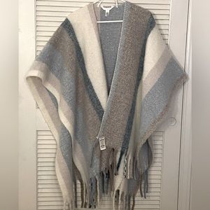 NWT Lauren Conrad Poncho Shawl Women One Size